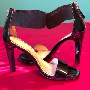 Nine West soz 9.5 black PL strappy heels